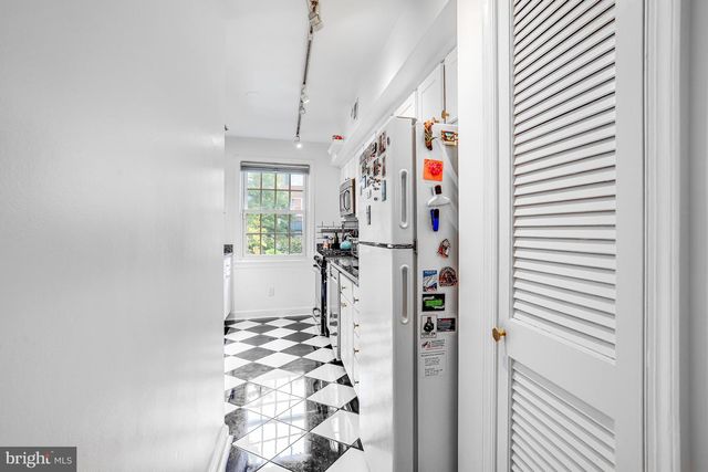 213 9TH ST SE, Washington, DC 20003