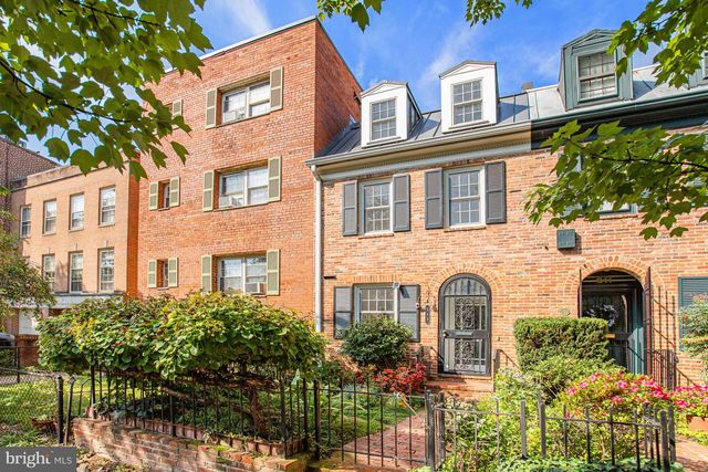 213 9TH ST SE, Washington, DC 20003