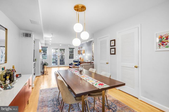 213 9TH ST SE, Washington, DC 20003