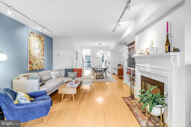 213 9TH ST SE, Washington, DC 20003