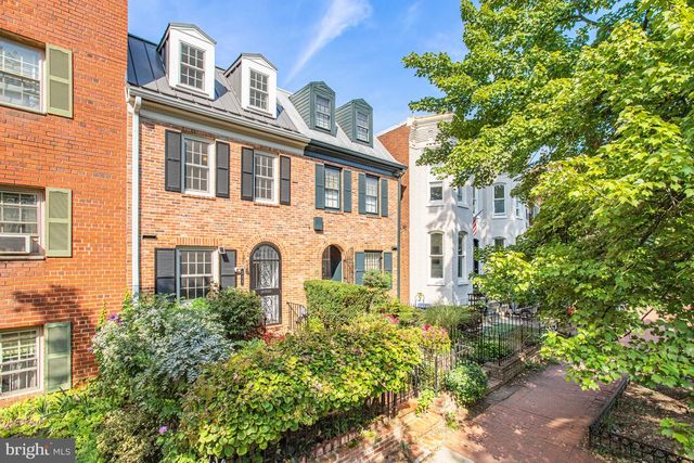 213 9TH ST SE, Washington, DC 20003