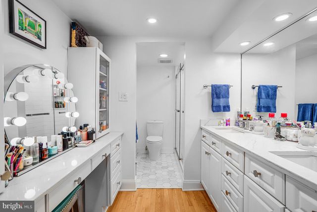 213 9TH ST SE, Washington, DC 20003