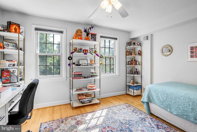 213 9TH ST SE, Washington, DC 20003