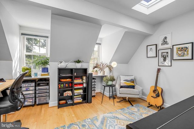 213 9TH ST SE, Washington, DC 20003