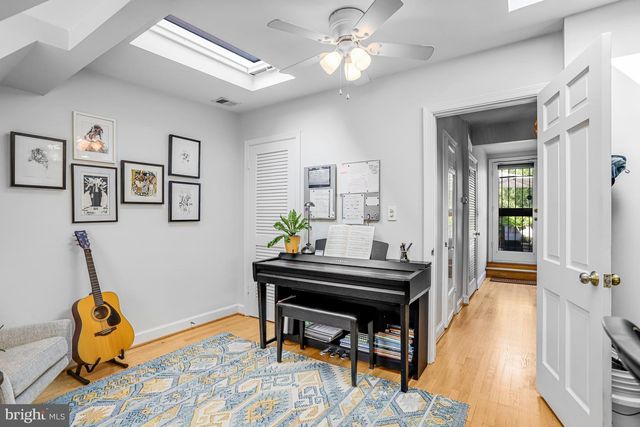 213 9TH ST SE, Washington, DC 20003