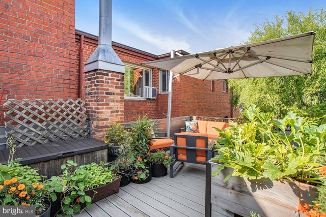 213 9TH ST SE, Washington, DC 20003