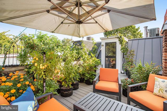 213 9TH ST SE, Washington, DC 20003