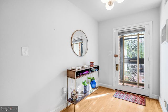 213 9TH ST SE, Washington, DC 20003