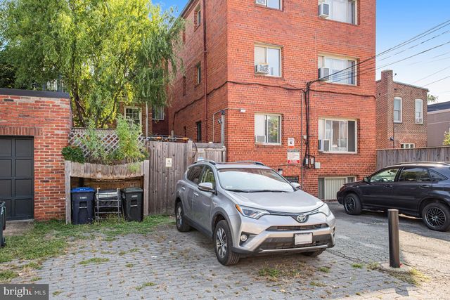 213 9TH ST SE, Washington, DC 20003