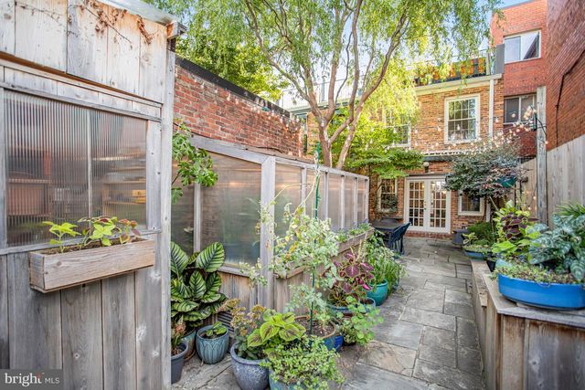 213 9TH ST SE, Washington, DC 20003