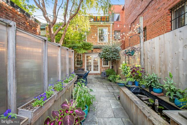 213 9TH ST SE, Washington, DC 20003