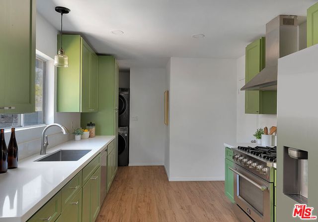830 Palms Boulevard, Venice, CA 90291