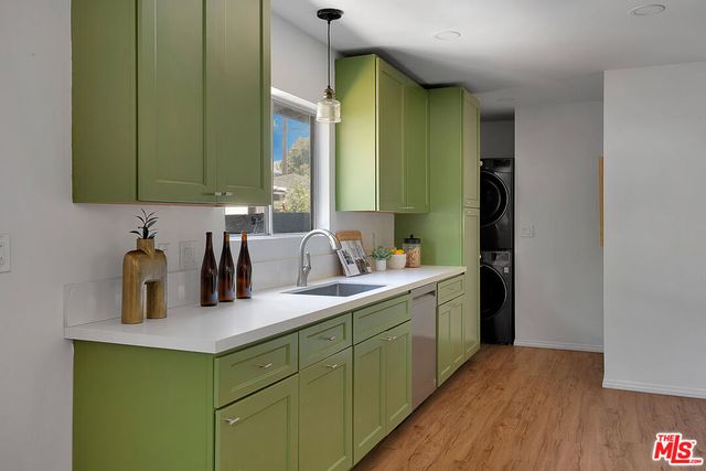 830 Palms Boulevard, Venice, CA 90291