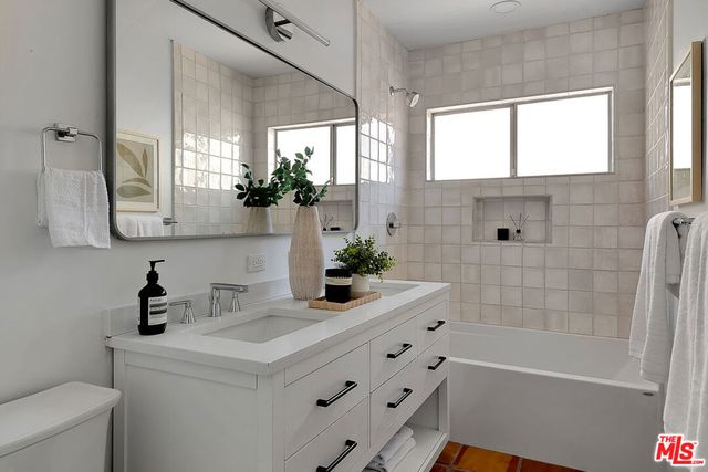 830 Palms Boulevard, Venice, CA 90291