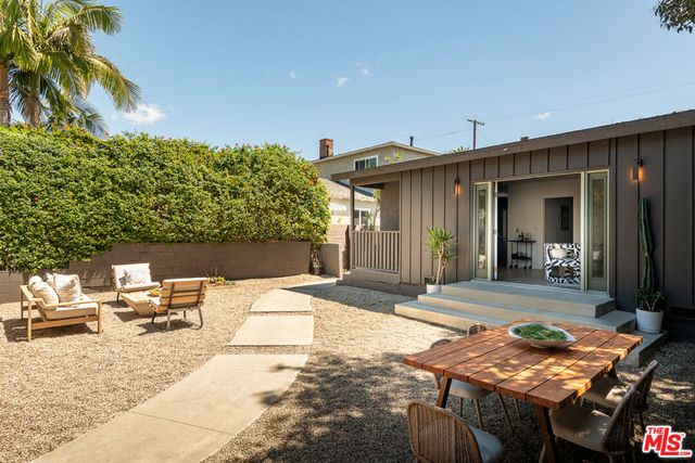 830 Palms Boulevard, Venice, CA 90291