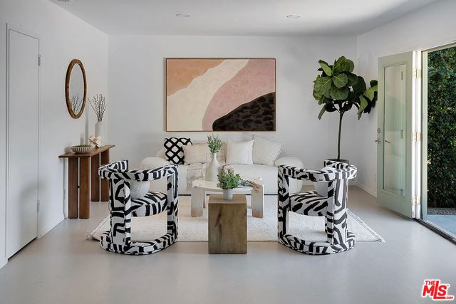 830 Palms Boulevard, Venice, CA 90291