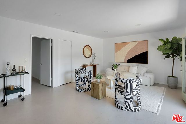 830 Palms Boulevard, Venice, CA 90291