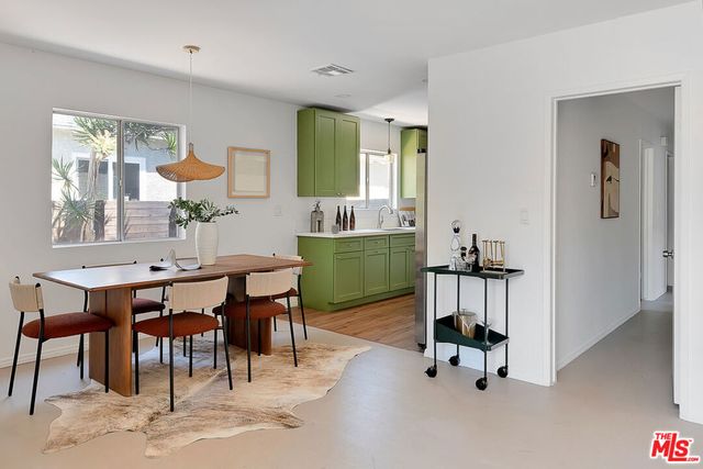 830 Palms Boulevard, Venice, CA 90291