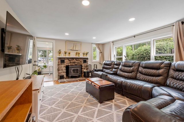 200 Main St, Acton, MA 01720