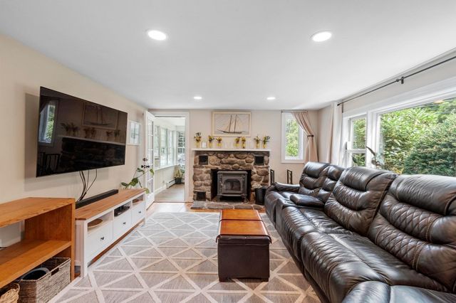 200 Main St, Acton, MA 01720