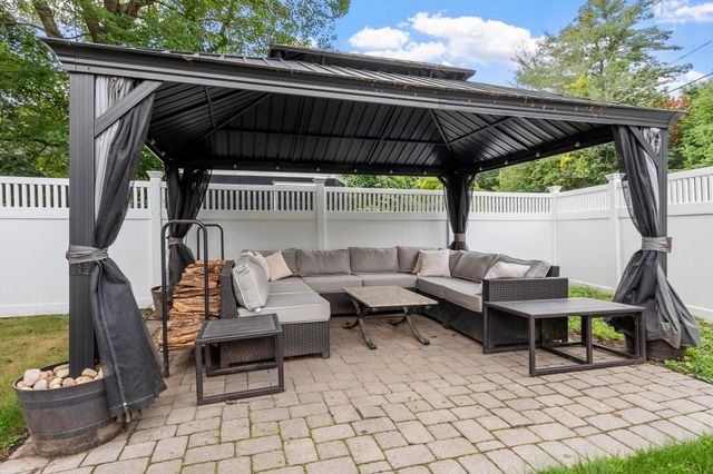 200 Main St, Acton, MA 01720