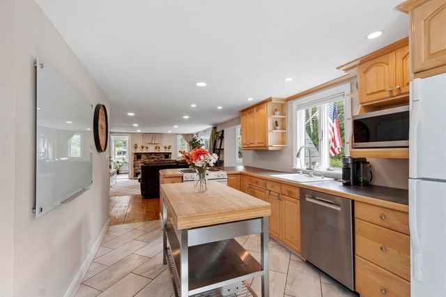 200 Main St, Acton, MA 01720