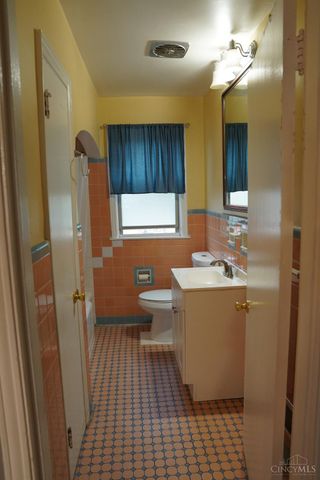 2345 Losantiville Avenue, Golf Manor, OH 45237