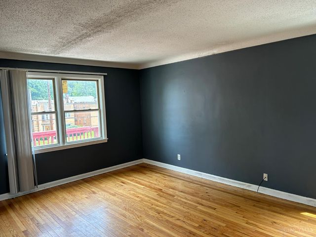 2345 Losantiville Avenue, Golf Manor, OH 45237