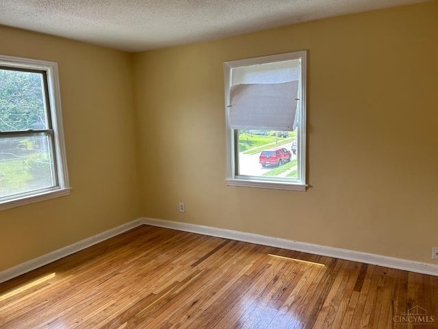 2345 Losantiville Avenue, Golf Manor, OH 45237