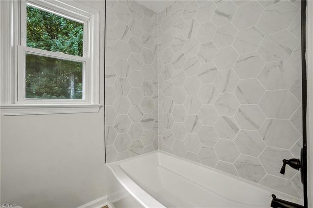 533 Warrick RD, Chesapeake, VA 23322