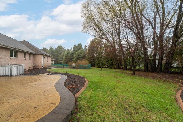 E8958 BROKEN BRANCH LANE, New London, WI 54961