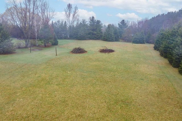 E8958 BROKEN BRANCH LANE, New London, WI 54961
