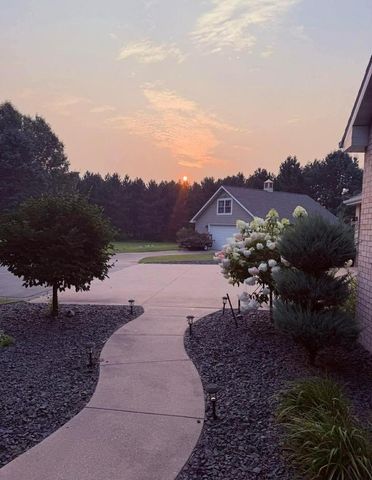 E8958 BROKEN BRANCH LANE, New London, WI 54961