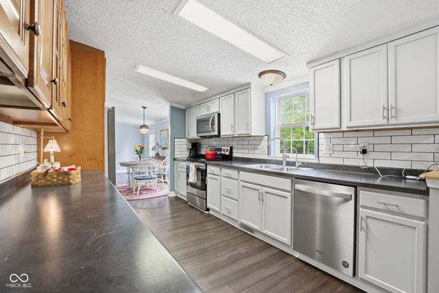 520 W 4th Street, Sheridan, IN 46069