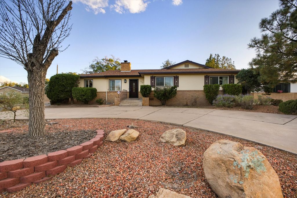 5152 CONSTITUTION Avenue NE, Albuquerque, NM 87110