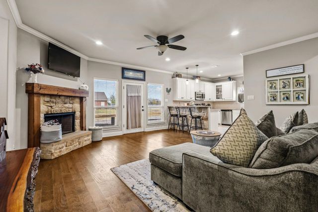 293 Redden Road, Van Alstyne, TX 75495