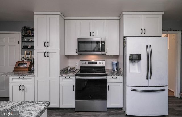 901 HILLCREST DRIVE, Martinsburg, WV 25401