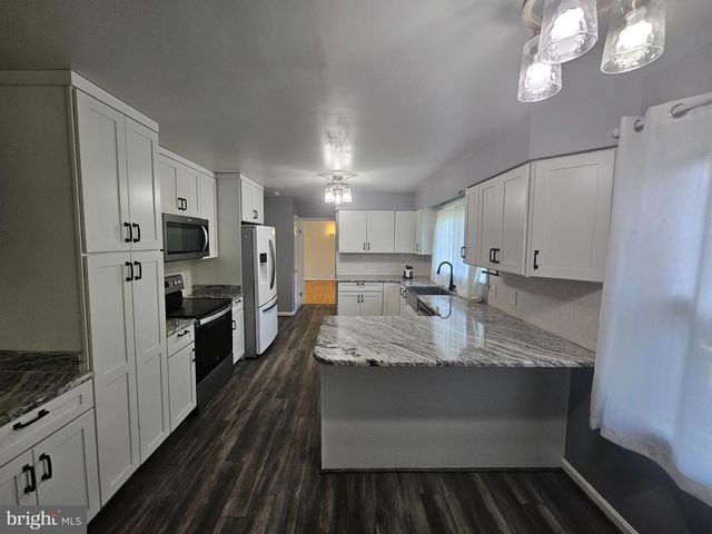 901 HILLCREST DRIVE, Martinsburg, WV 25401