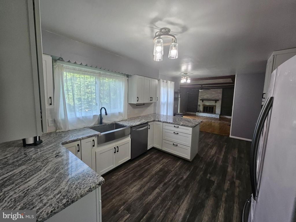 901 HILLCREST DRIVE, Martinsburg, WV 25401