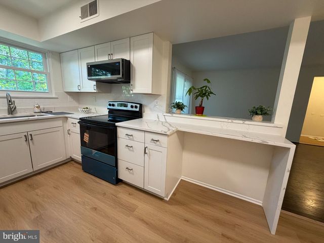 2768 MARSALA CT, Woodbridge, VA 22192