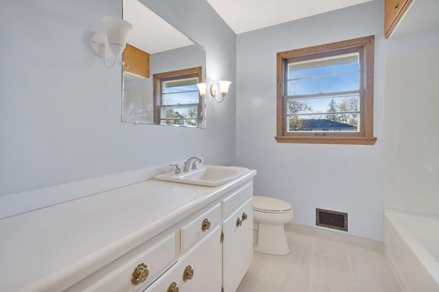 4418 65th Avenue N, Brooklyn Center, MN 55429