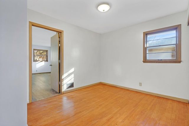 4418 65th Avenue N, Brooklyn Center, MN 55429