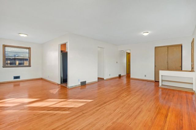 4418 65th Avenue N, Brooklyn Center, MN 55429