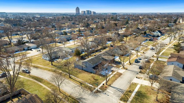 99 Essex Road, Elk Grove Village, IL 60007