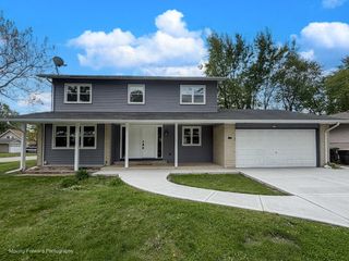99 Essex Road, Elk Grove Village, IL 60007