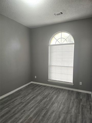 5200 White Hills Drive, Fort Worth, TX 76137