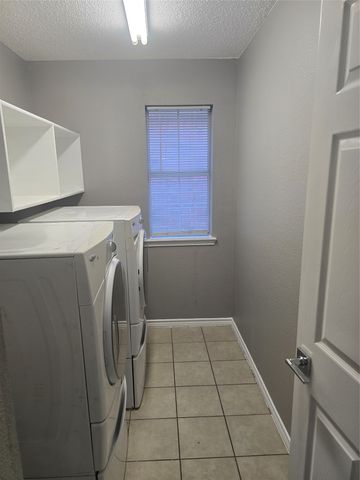 5200 White Hills Drive, Fort Worth, TX 76137