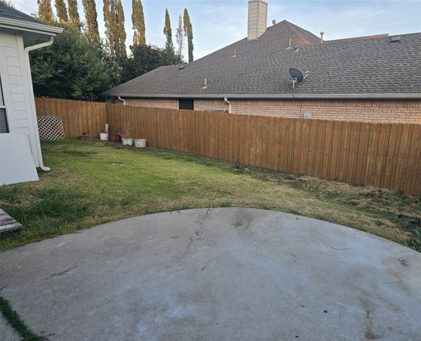 5200 White Hills Drive, Fort Worth, TX 76137