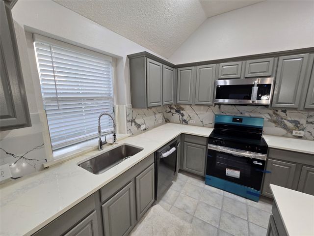 5200 White Hills Drive, Fort Worth, TX 76137