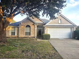 5200 White Hills Drive, Fort Worth, TX 76137